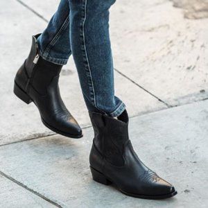 ANINE BING's "Elton Boots"